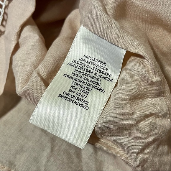 Alice and Olivia Kirsten Embroidered Eyelet Skirt - Picture 10 of 11